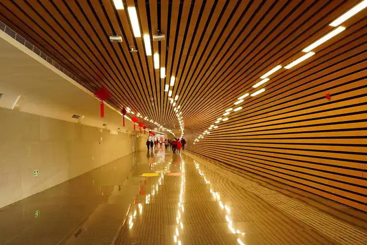 上海15号地铁线上海南站站通道