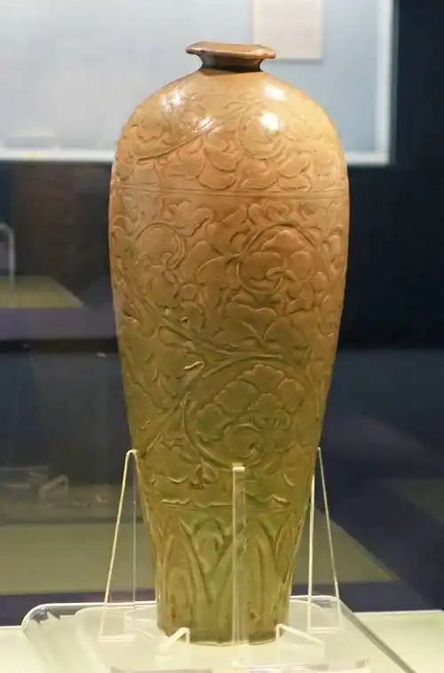 赏瓷:耀州窑青釉刻花牡丹纹梅瓶_瓷器_中国_艺术