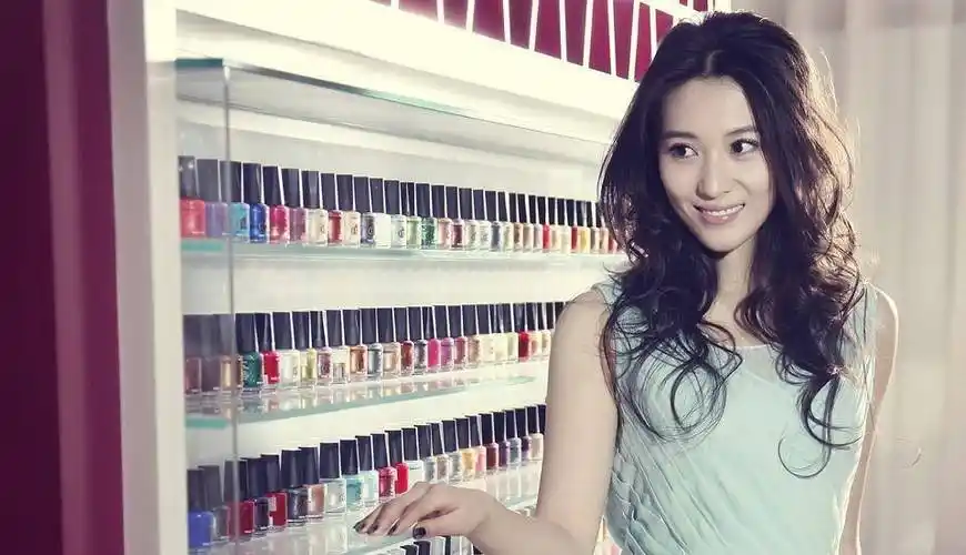 自《家有儿女》后,宁丹琳曾出演多部影视剧,如《野鸭子》《我的爱情撞