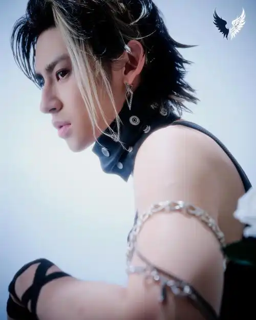 小鬼一半少年一半恶魔##小鬼天使在左恶魔在右造型