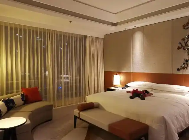 半夜到酒店开房,为何次次都说满房了?酒店人员道出缘由!