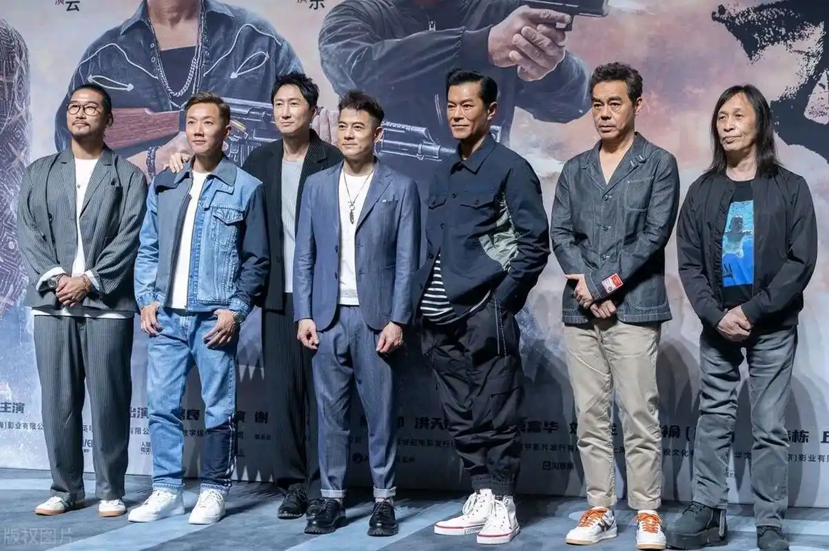 刘青云和古天乐还有郭富城亮相北京,三位搭配的都很有型,看上去特别的