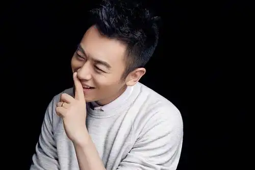 对话朱亚文一句宝贝儿酥了万千少女心他却笑称最爱太太素颜