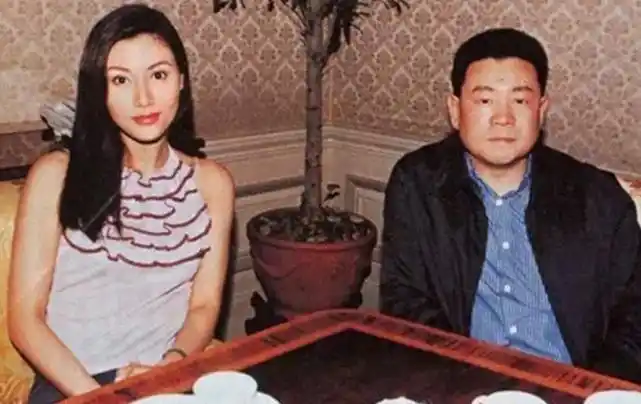 有一种惊艳叫刘銮雄历任女友一个比一个美李嘉欣只算一般了