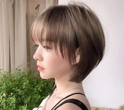 这样就看起来更加的好看时髦多了,拥有天鹅颈就是美,剪一款"齐耳"短发