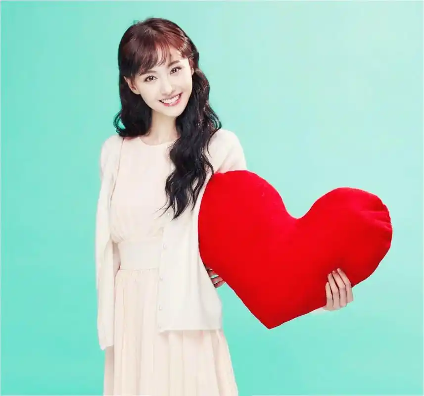 郑爽,一个笑起来很美,很有感染力的小仙女!