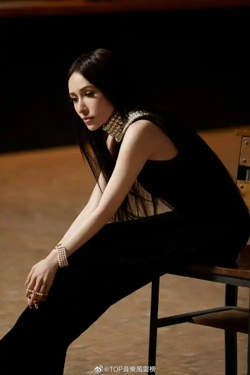 萧亚轩被寄威胁信#  elva蕭亞軒今日透過經紀公司發出求助訊息,據悉