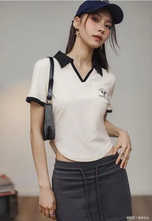 更是充满了设计感,高级的设计理念搭配上时尚的剪裁,不管在什么地方