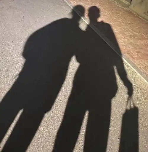 高权 #路灯下的影子 #我们俩 #异地恋见面#大学生 #夏天