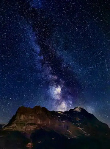 八月·马特洪峰在采尔马特小镇,晚霞正确的打开方式不是看向西方落日