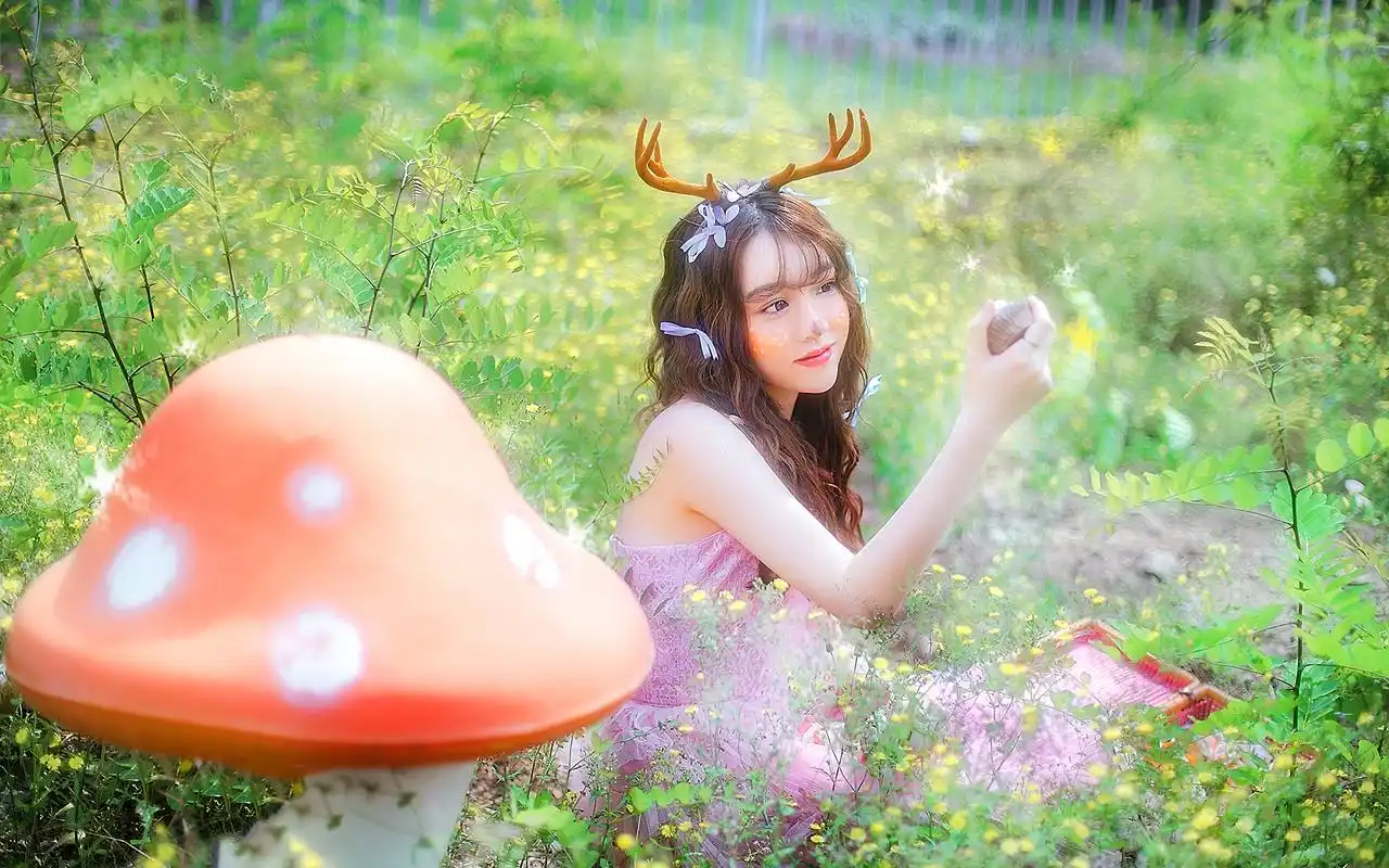 的日系美女户外森系写真,很唯美,这是美桌网为你准备的电脑桌面壁纸