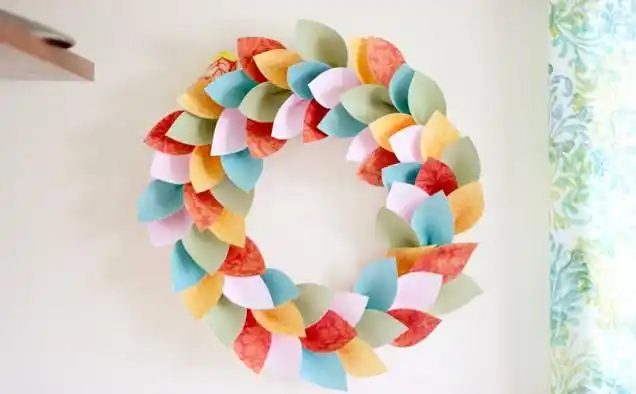 秋季落叶纸艺花环手工制作图解教程