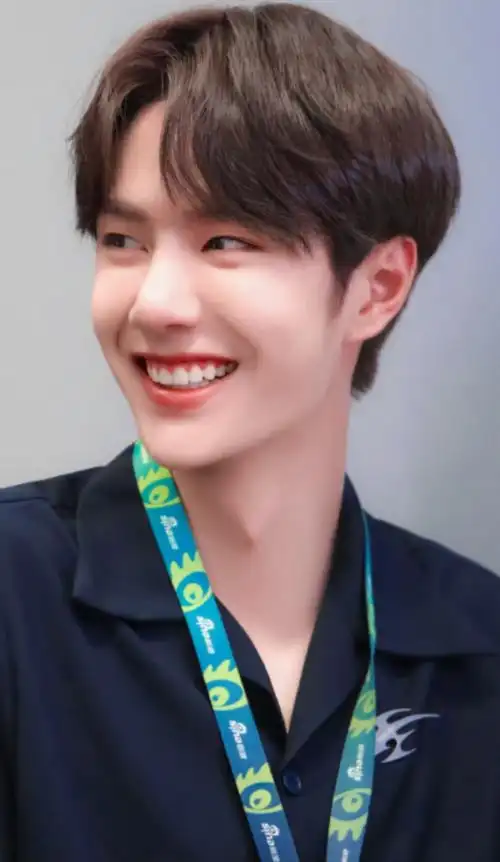 出道1997天,王一博括弧笑合集