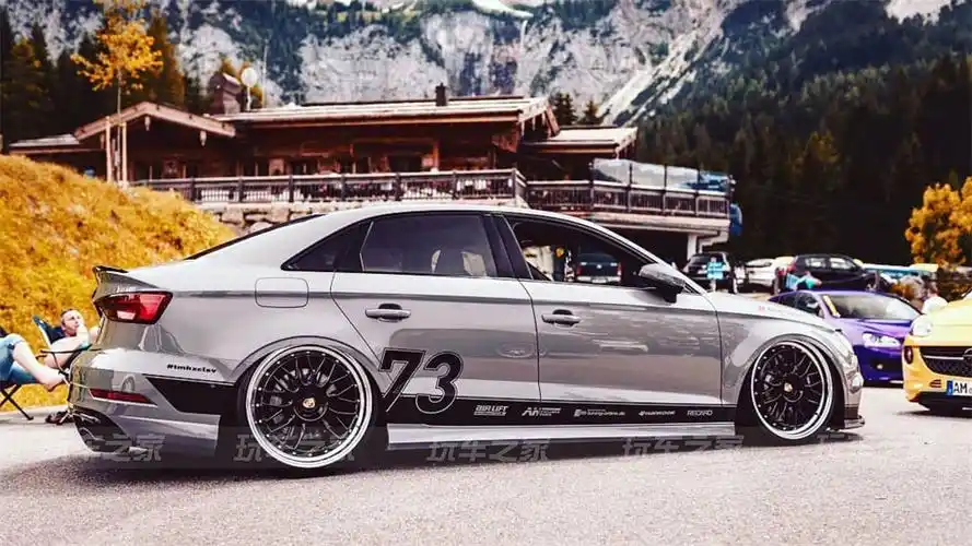 奥迪rs3改装姿态风 打造内外兼修的小钢炮