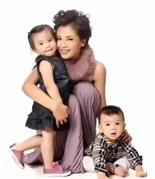 "贤妻"刘涛被曝分手!当红时退圈嫁豪门,帮老公还清4个亿…_王珂_家庭_