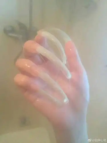 你们说女生留长指甲好看吗,我觉得挺好看