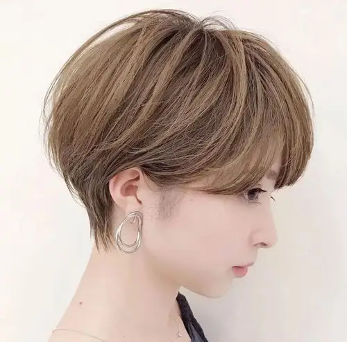 发型欣赏——2019秋冬短发造型_变化