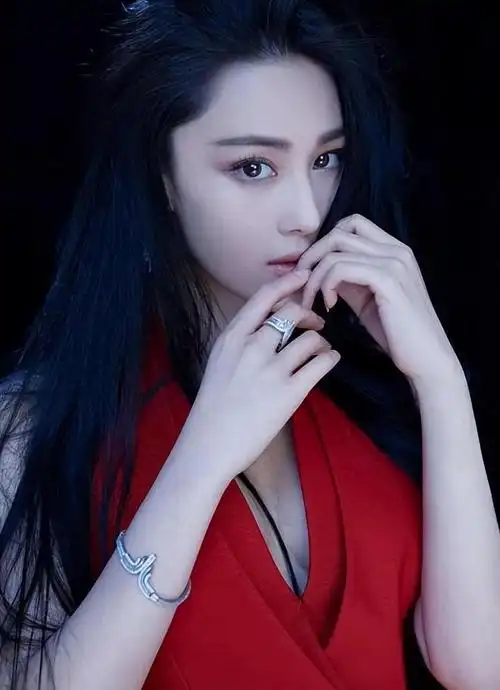 张馨予婚后转变大为人低调素面朝天不过本人依旧漂亮