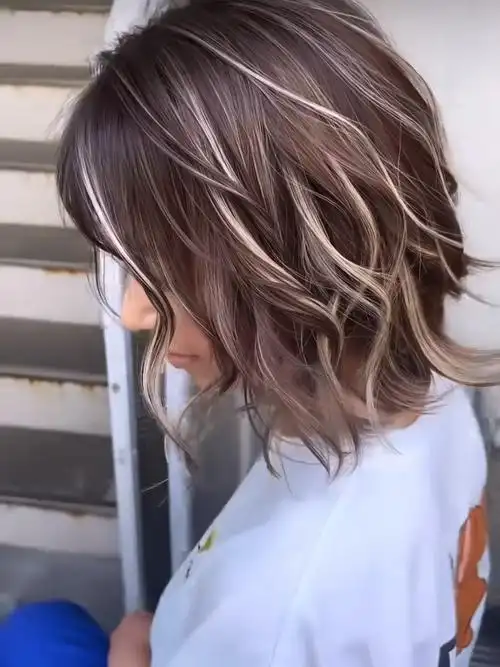 短发发型推荐短发挑染双色染