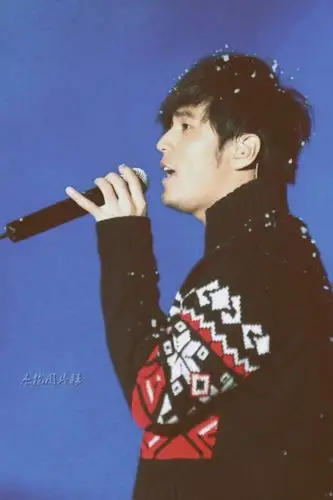 周杰伦 黑色毛衣