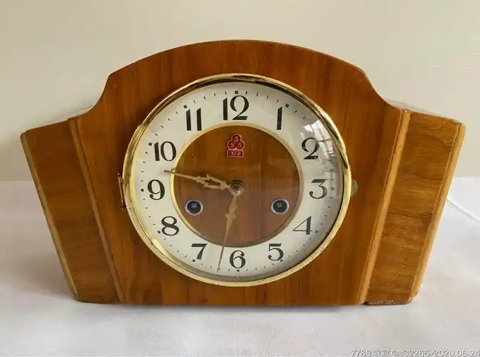 80年代少见的上海555三五牌31天机械木壳座钟老钟表走打正常