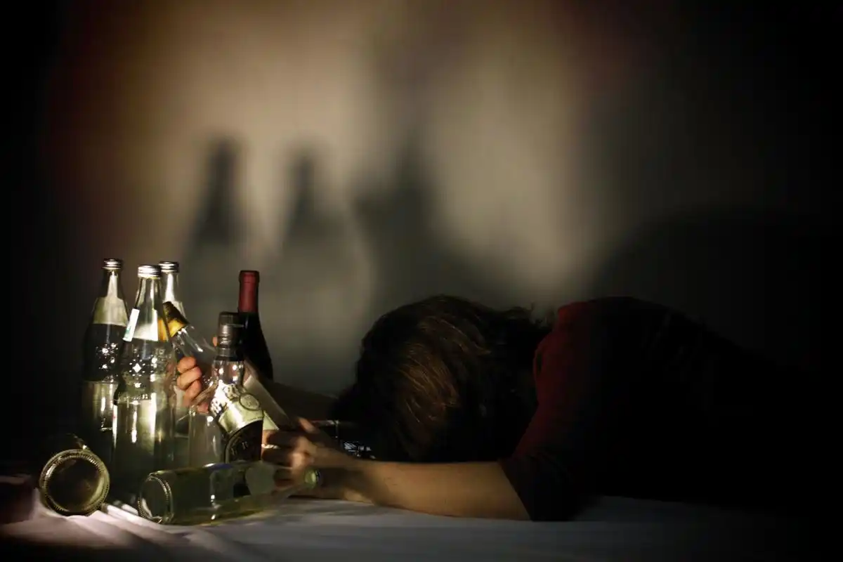 据报道,11月4日晚,32岁的徐某某与同事在烧烤店喝酒,结账准备回家,却