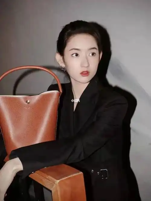 咔擦王玉雯心动定格四连拍