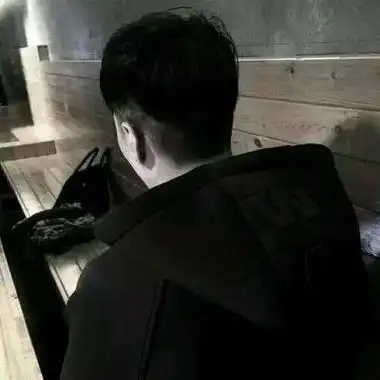 男生头像高冷黑白帅气背影 男生头像图片大全 -【爱个性】