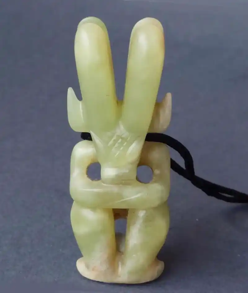 红山文化时期的玉神人