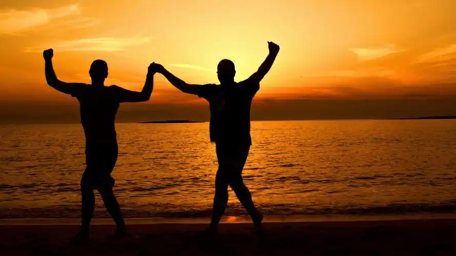 海滩,情侣,海洋,日落,剪影图片,4k高清其它图片,娟娟壁纸