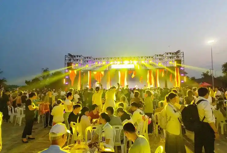 安徽和县善厚镇:鸡笼山下追流萤 半月湖畔数繁星