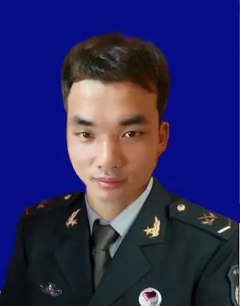 哪位大神能把我的照片ps成一个穿军装的谢谢啦