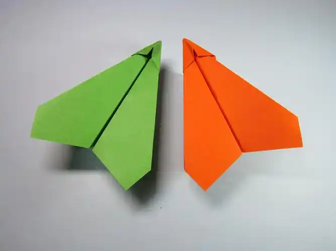 2分钟折一架飞得稳又远的纸飞机,儿童折纸飞机,简单的创意手工