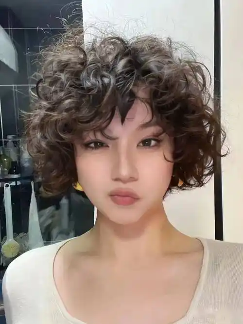2024"中短发烫全头",变美不用愁……_发型_中国_形象