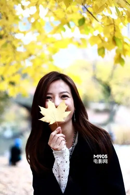 赵薇#这组来自m1905电影网的写真随意洒脱,也是好看的