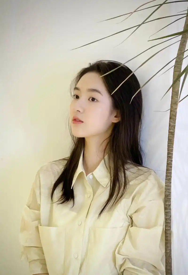 王玉雯:清新脱俗,美丽动人