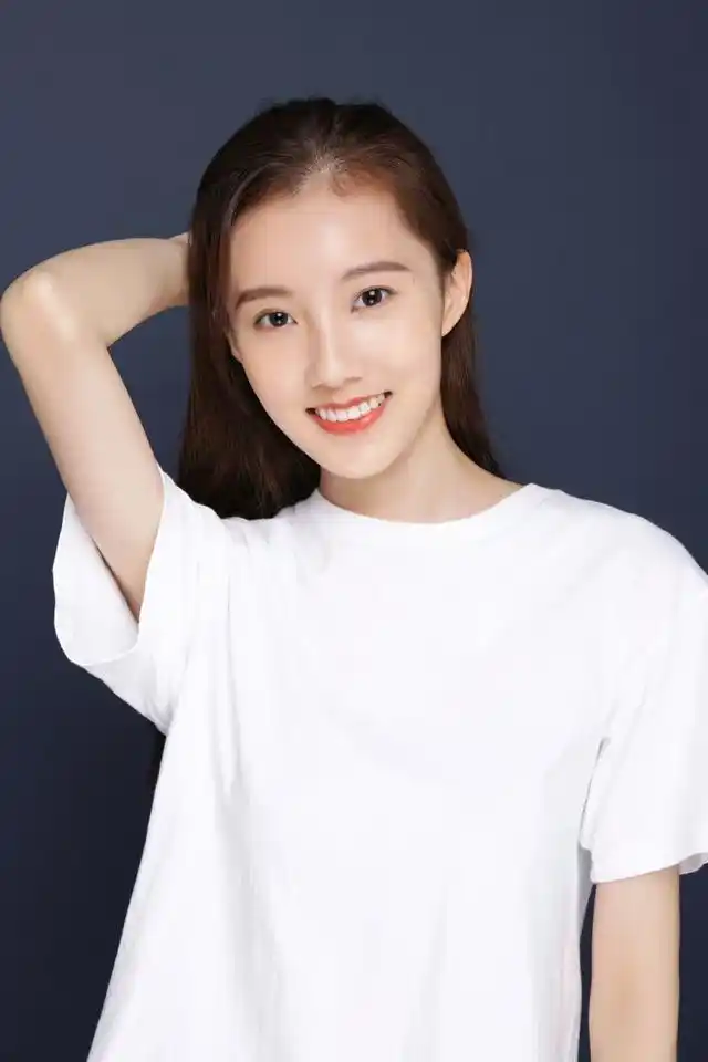 祝贺天生丽质,尽善尽美的中国00后女神艺人王奕文全国第二名考入中戏