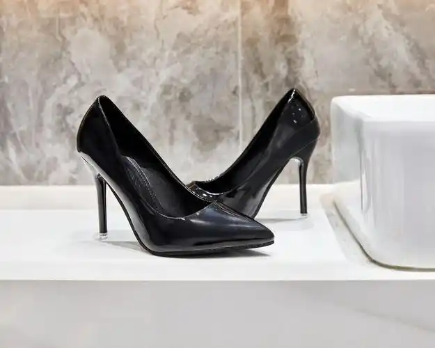 2021春秋新款单鞋女性感漆皮尖头鞋细跟工作鞋职业时尚黑色高跟鞋