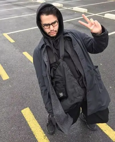 这位1米88的大胡子泰法混血,幽默童趣又有型_tiger