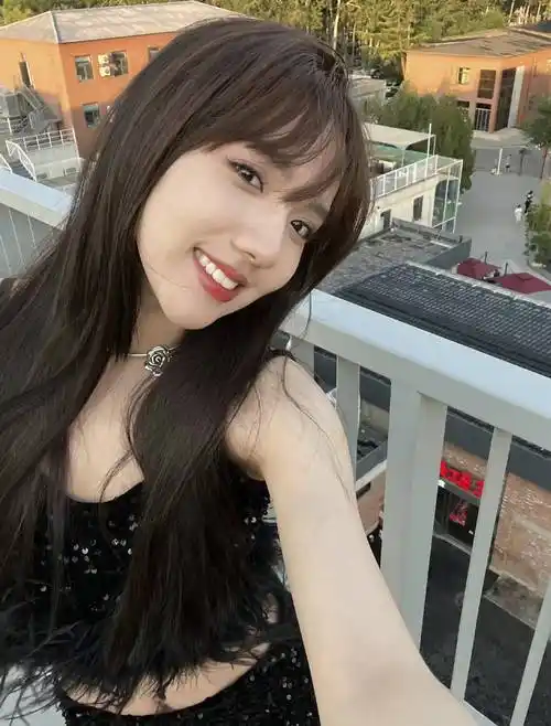 苏晓彤时尚写真:呆萌可爱,甜美靓丽