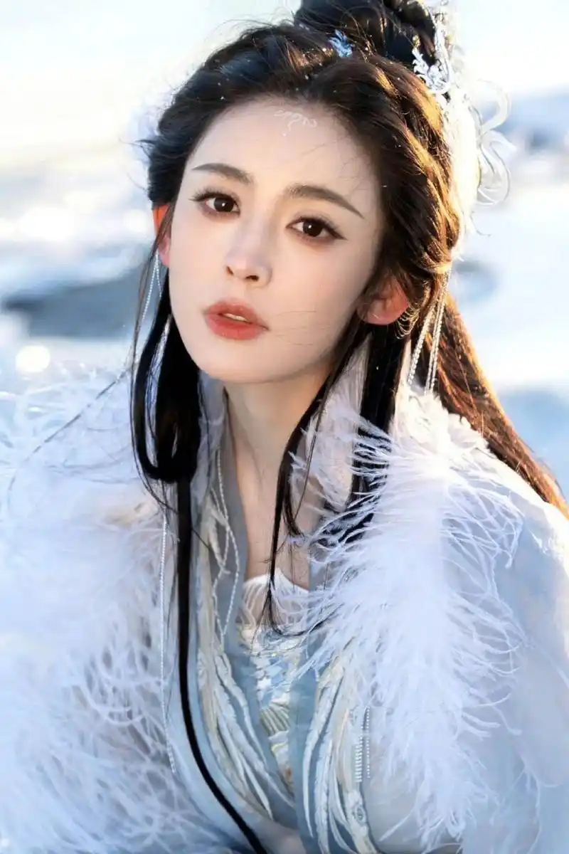 古力娜扎汉服照美出圈,网友:"神仙姐姐"又添一员!