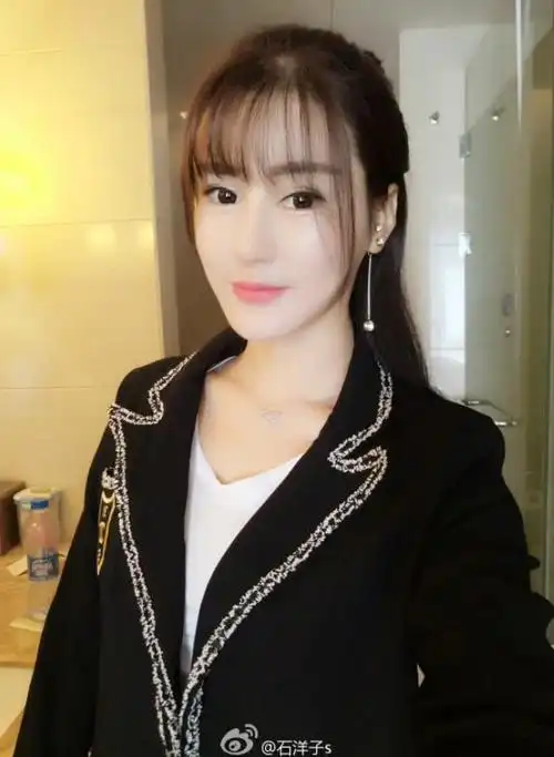 如今再看现在的石洋子,依然是只有吃喝玩乐,没有丝毫积极向上的样子