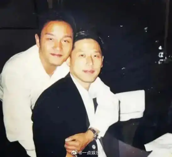 在社交平台发文回应传闻,他表示自己已经搬离张国荣故居十多年了