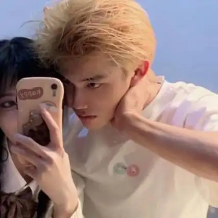 超明显情侣头像