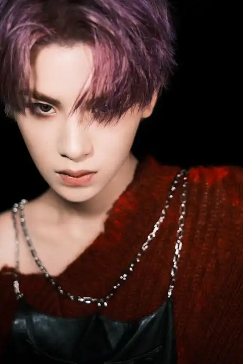 v星光##黄明昊古堡哥特风大片#黄明昊@jjjustin0219新歌写真有点味道