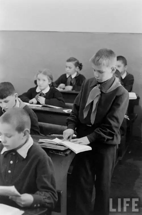 50年代苏联老照片 莫斯科的小学生 学习条件挺不错