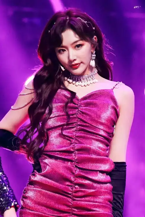 孔雪儿紫玫瑰舞台图