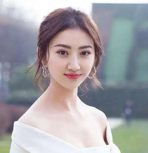 原创 景甜父亲身份曝光,背景强大连王思聪都不敢惹,网友:难怪不公开