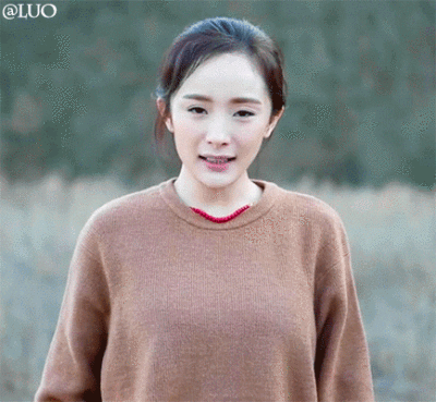 杨幂# 虽然春节假期即将结束,但是大幂幂萌萌哒拜年作揖可是百看不厌