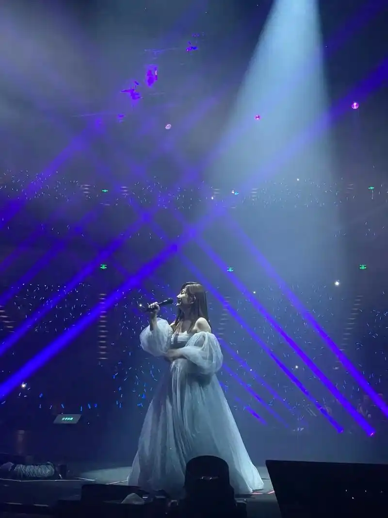梁静茹演唱会后劲太大了 回看视频和照片看了整整一天 #梁静茹 - 抖音